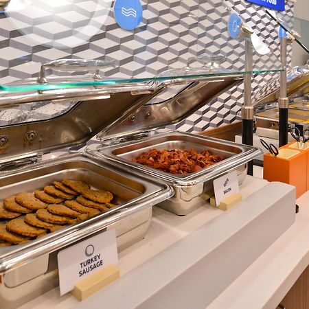Holiday Inn Express Hotel & Suites Bismarck By Ihg Ngoại thất bức ảnh