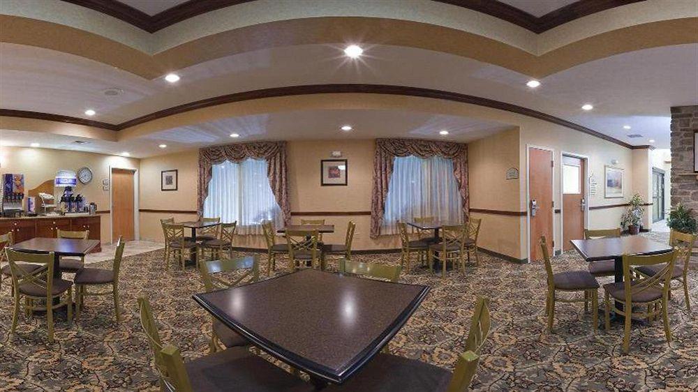 Holiday Inn Express Hotel & Suites Bismarck By Ihg Ngoại thất bức ảnh