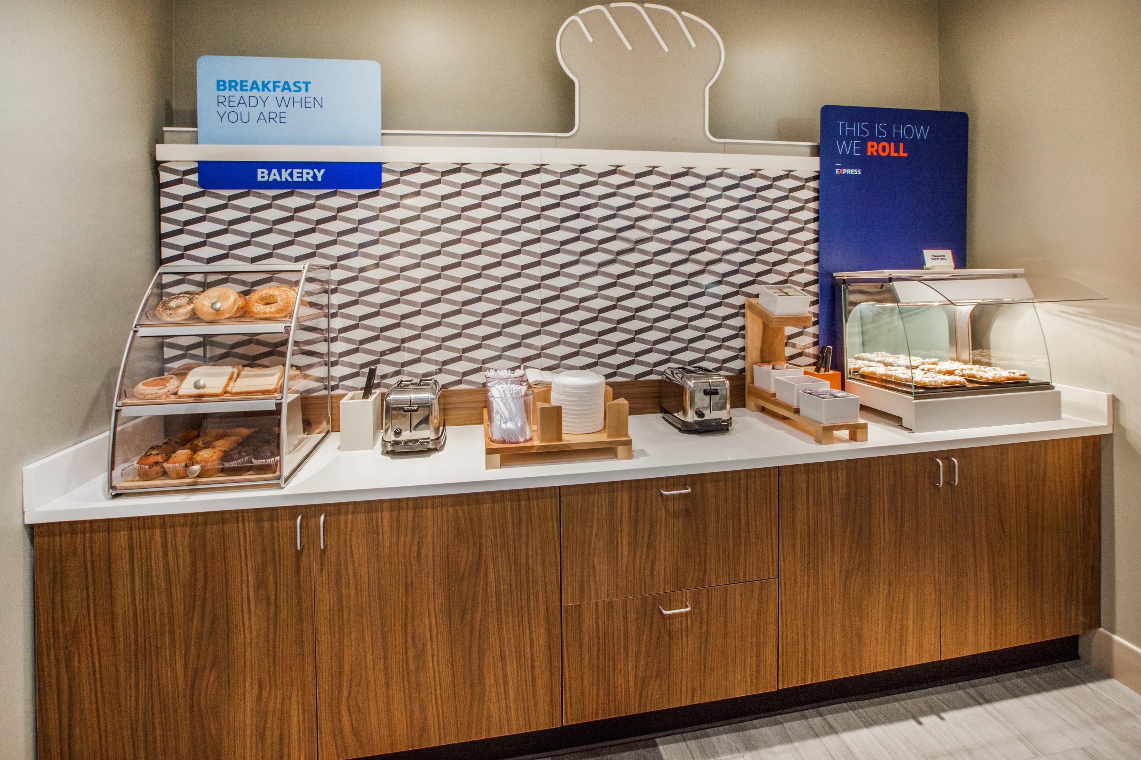 Holiday Inn Express Hotel & Suites Bismarck By Ihg Ngoại thất bức ảnh