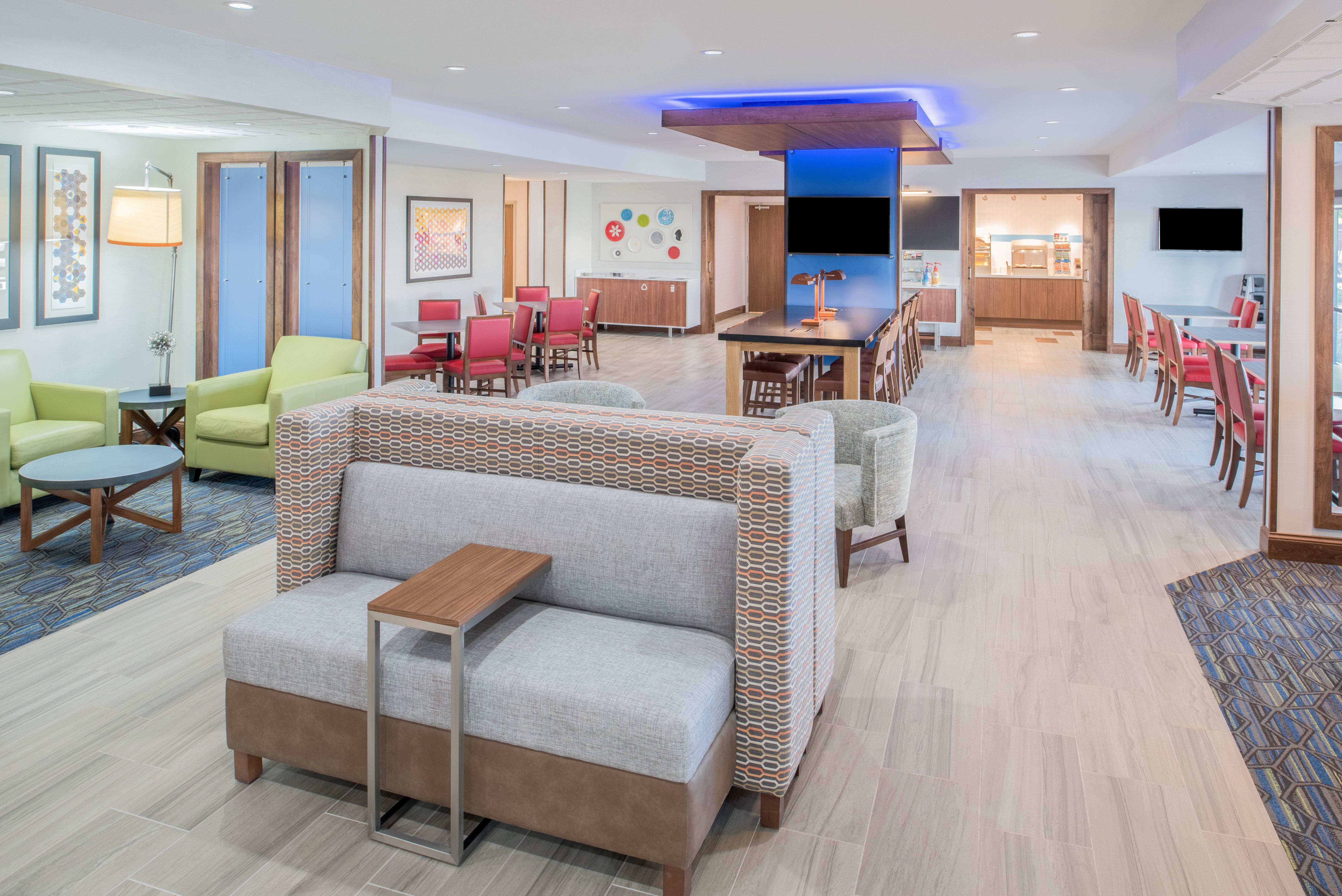 Holiday Inn Express Hotel & Suites Bismarck By Ihg Ngoại thất bức ảnh