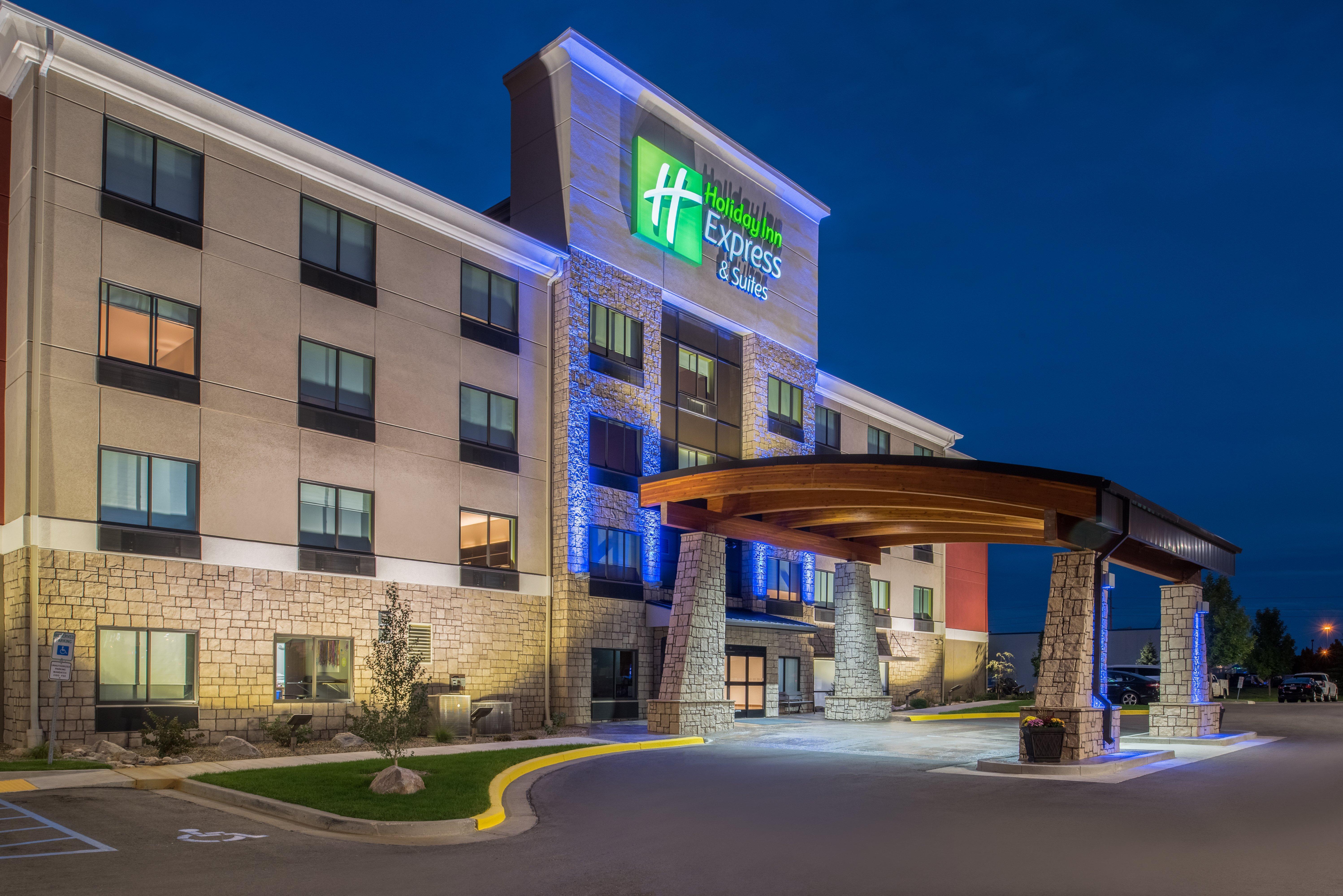Holiday Inn Express Hotel & Suites Bismarck By Ihg Ngoại thất bức ảnh