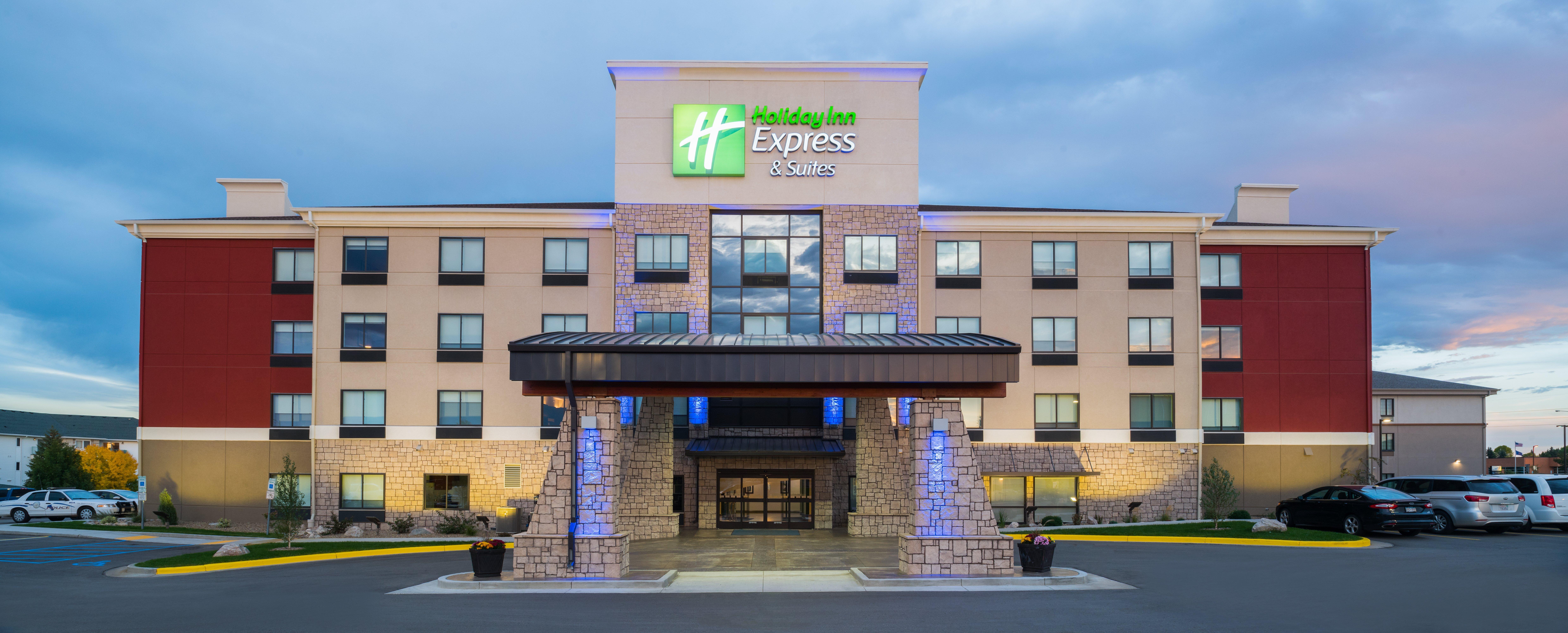 Holiday Inn Express Hotel & Suites Bismarck By Ihg Ngoại thất bức ảnh