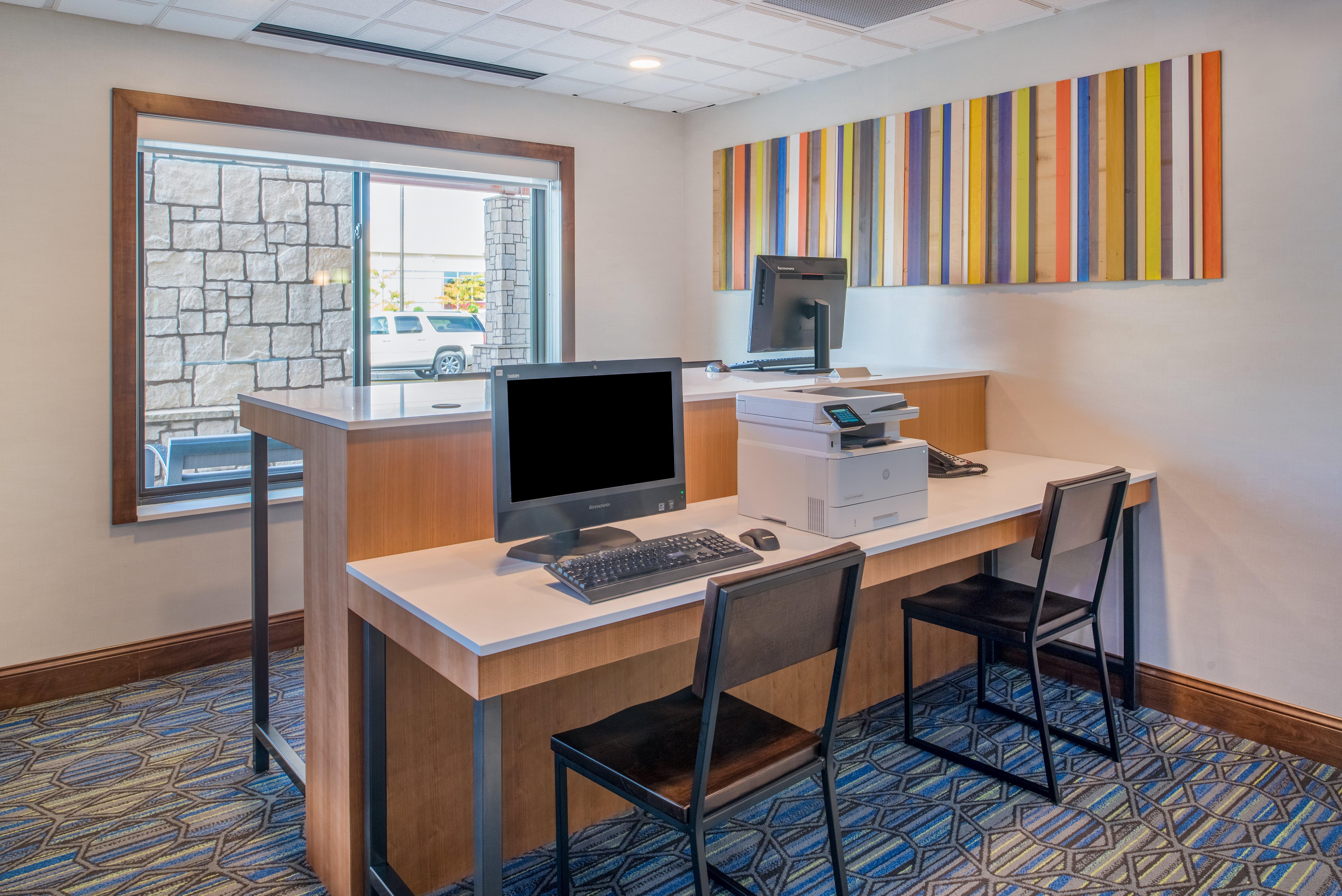 Holiday Inn Express Hotel & Suites Bismarck By Ihg Ngoại thất bức ảnh