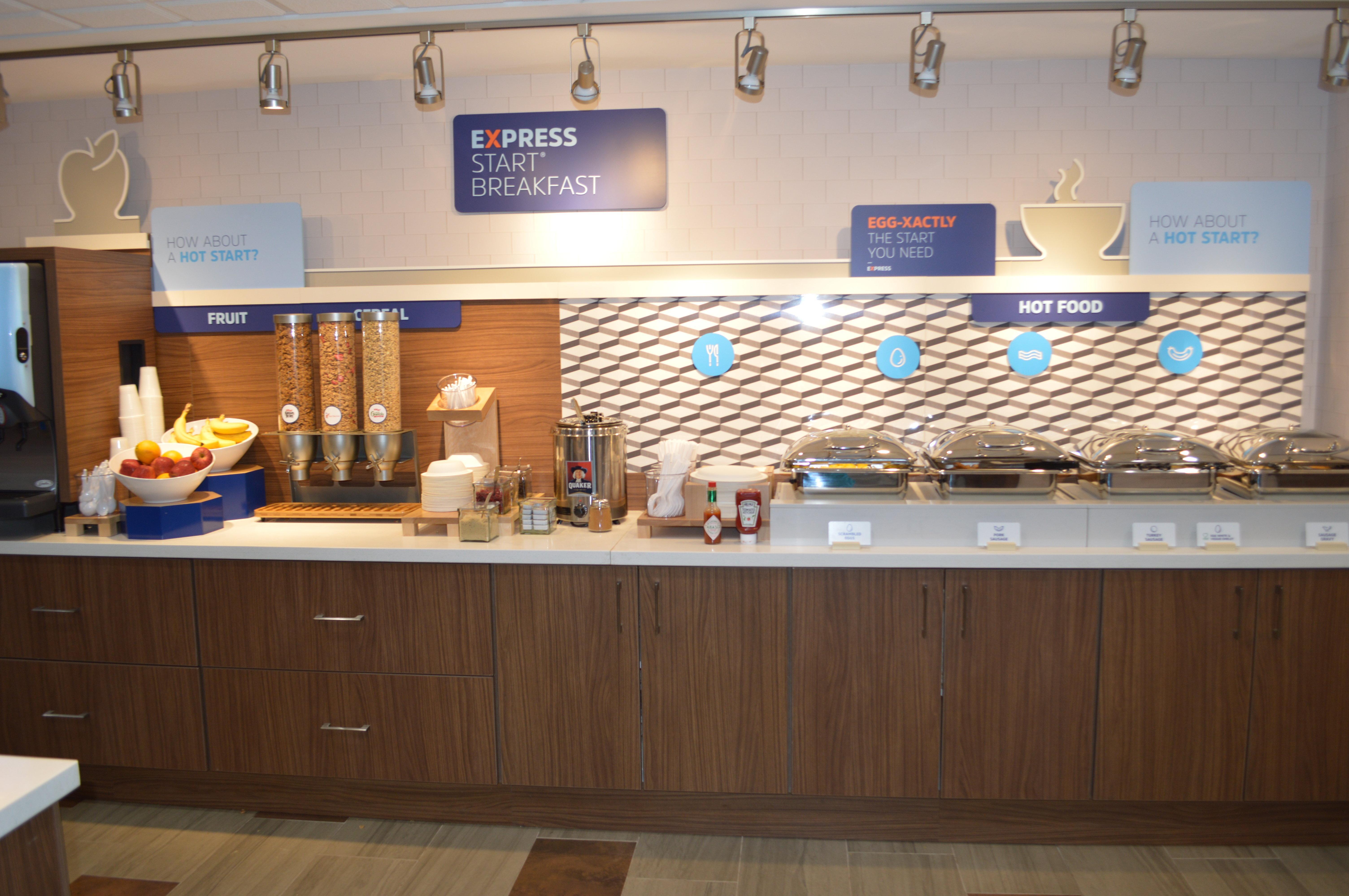 Holiday Inn Express Hotel & Suites Bismarck By Ihg Ngoại thất bức ảnh