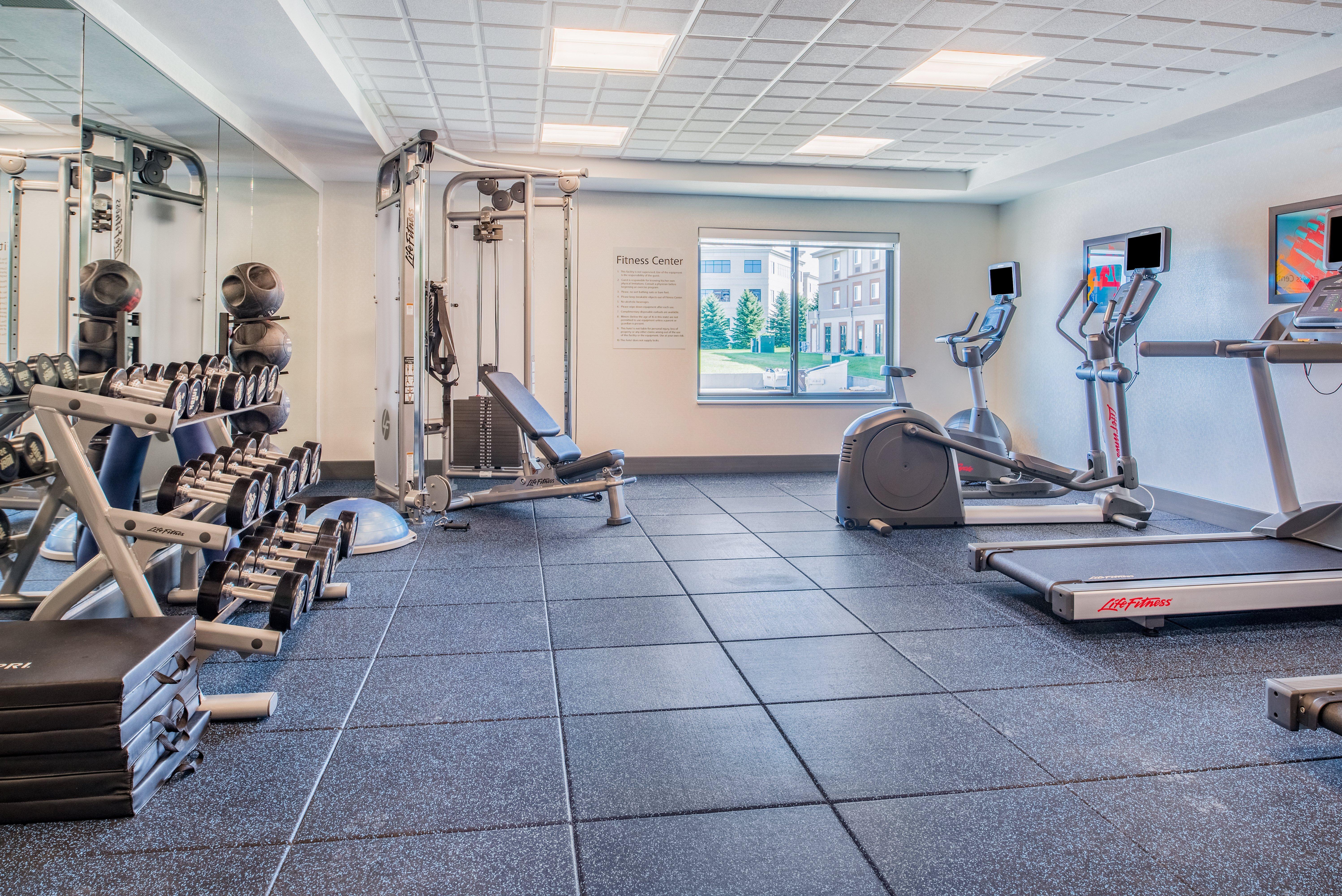 Holiday Inn Express Hotel & Suites Bismarck By Ihg Ngoại thất bức ảnh
