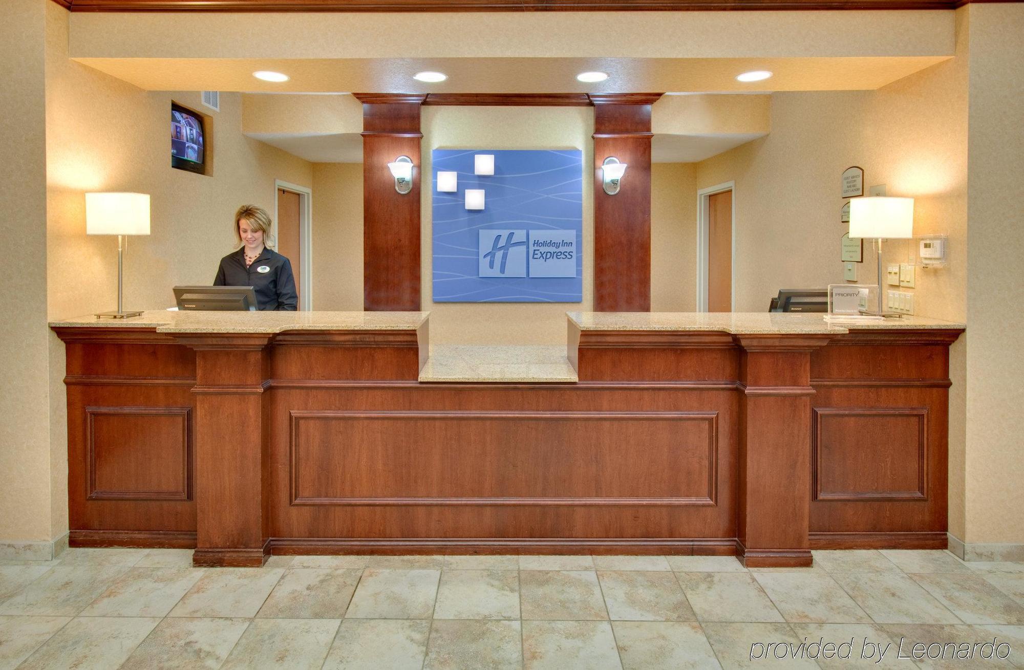 Holiday Inn Express Hotel & Suites Bismarck By Ihg Nội địa bức ảnh