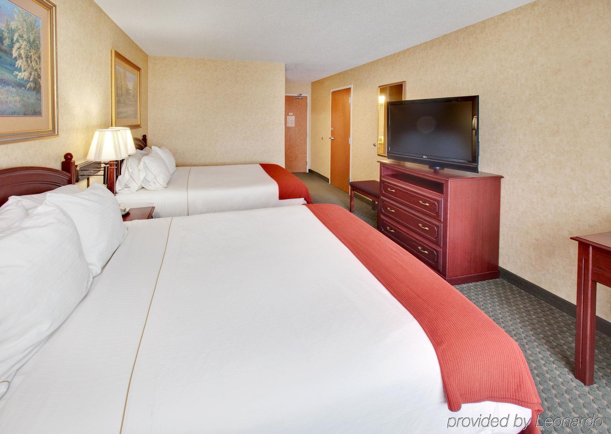 Holiday Inn Express Hotel & Suites Bismarck By Ihg Phòng bức ảnh