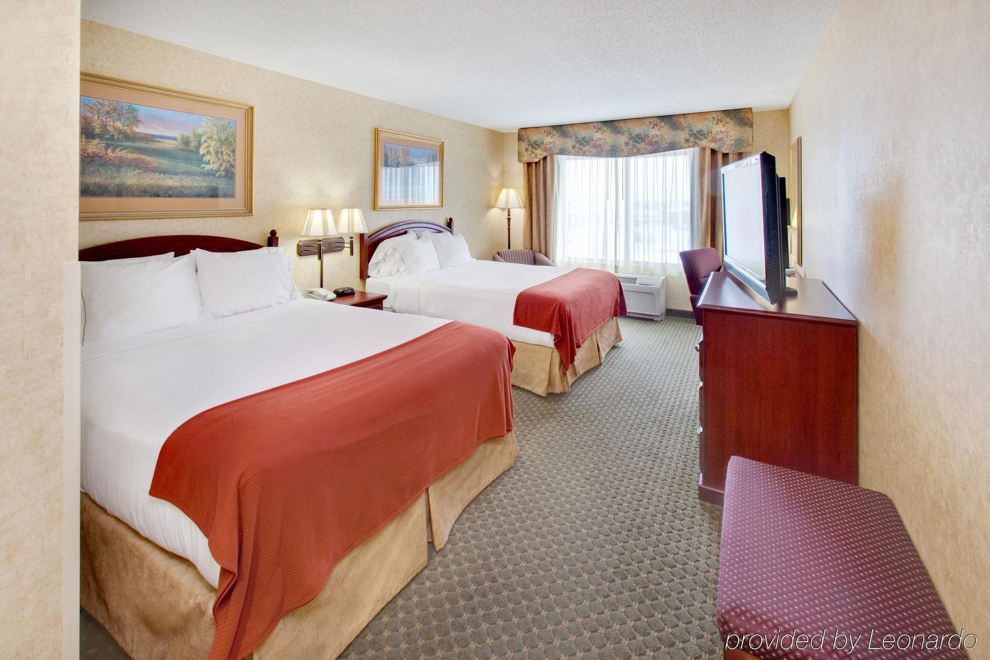 Holiday Inn Express Hotel & Suites Bismarck By Ihg Phòng bức ảnh