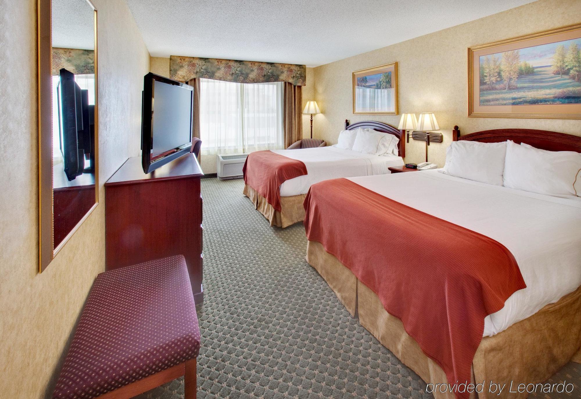 Holiday Inn Express Hotel & Suites Bismarck By Ihg Phòng bức ảnh