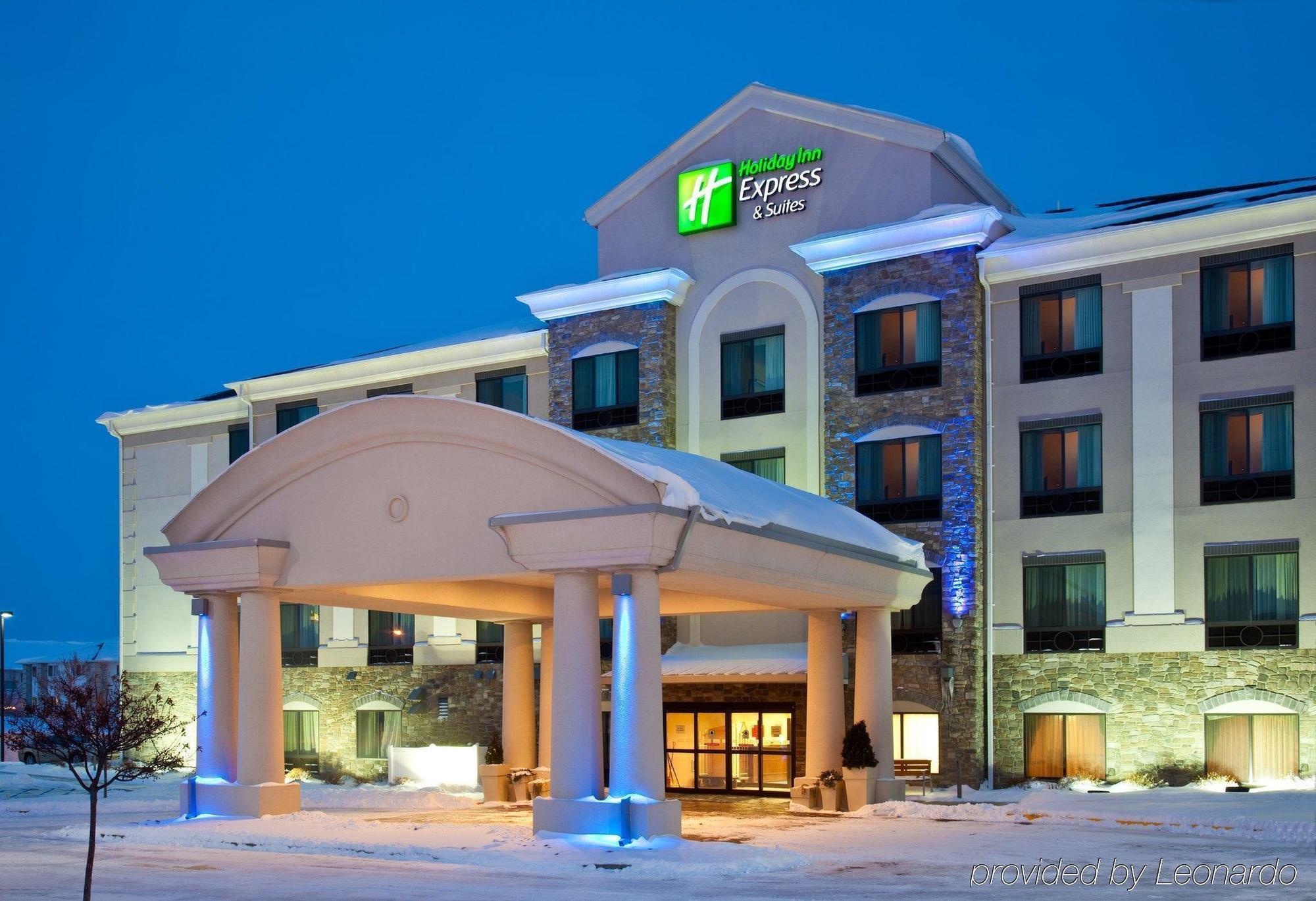Holiday Inn Express Hotel & Suites Bismarck By Ihg Ngoại thất bức ảnh