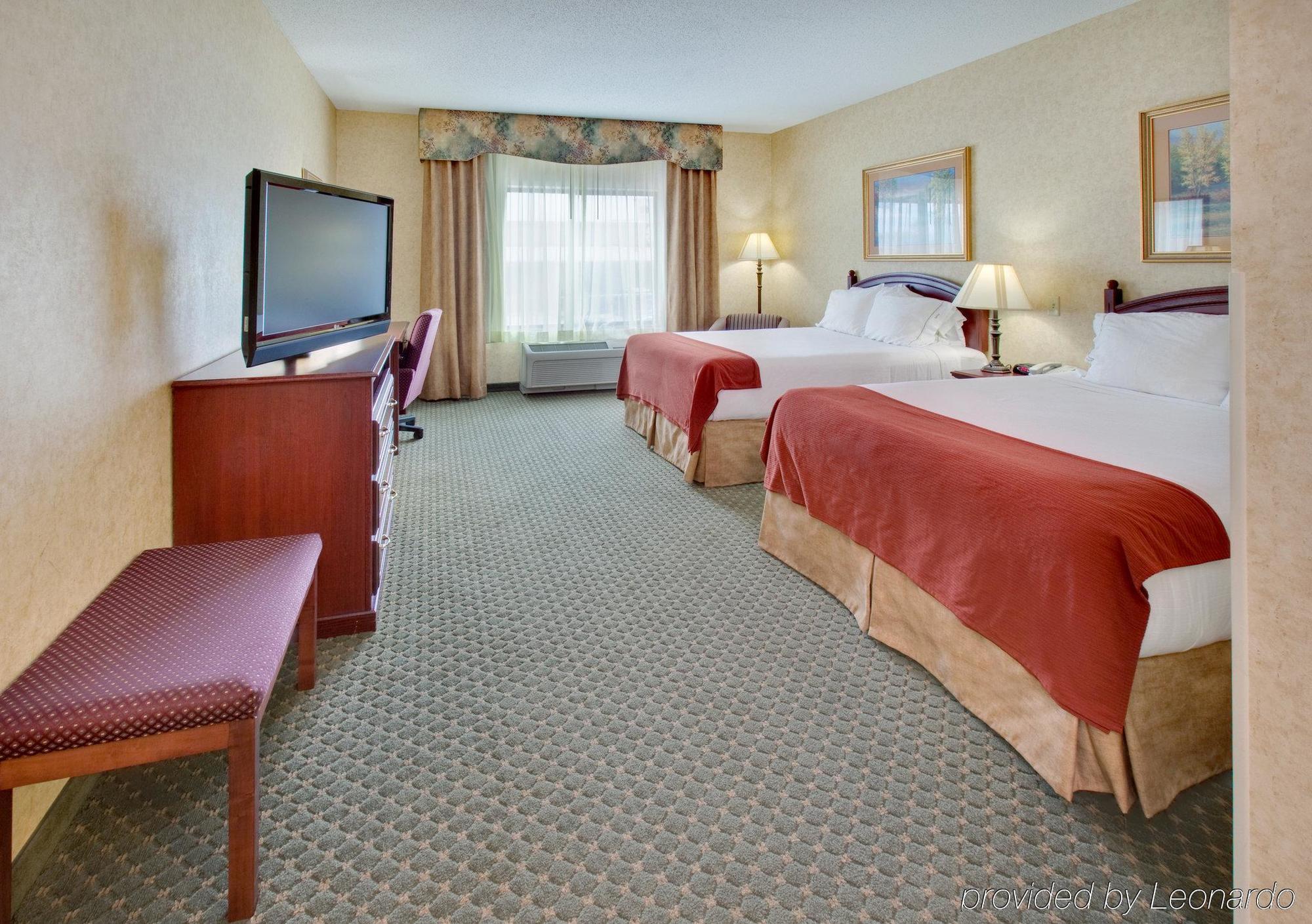 Holiday Inn Express Hotel & Suites Bismarck By Ihg Phòng bức ảnh