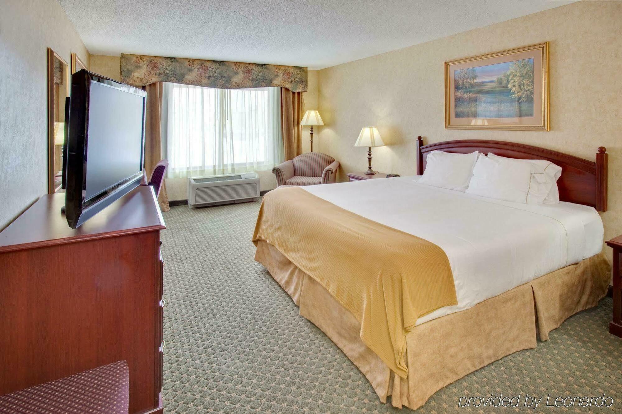 Holiday Inn Express Hotel & Suites Bismarck By Ihg Phòng bức ảnh
